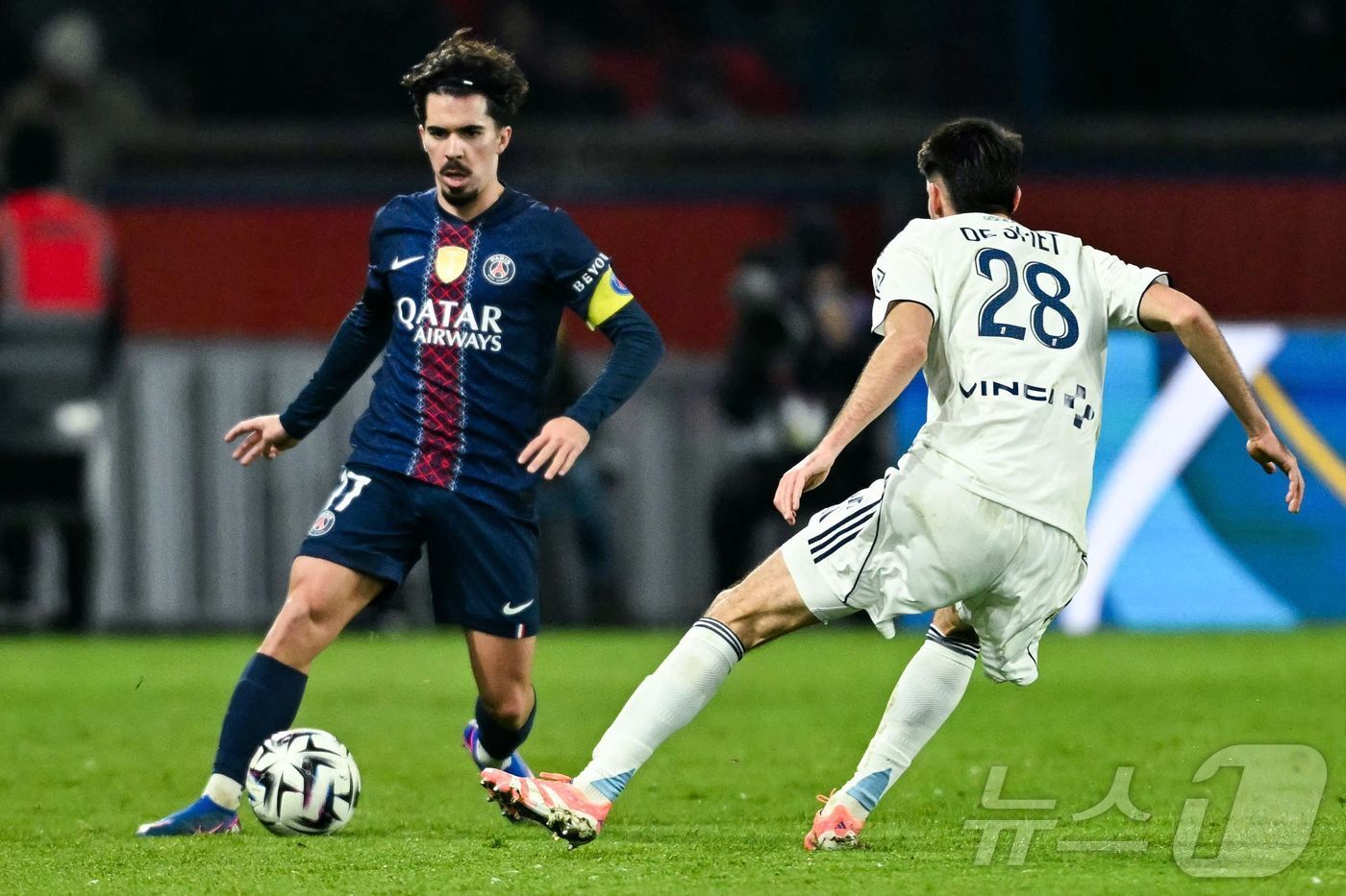 본문 이미지 - PSG는 48년 만에 성사된 파리 더비에서 파리FC를 2-1로 제압했다. ⓒ AFP=뉴스1