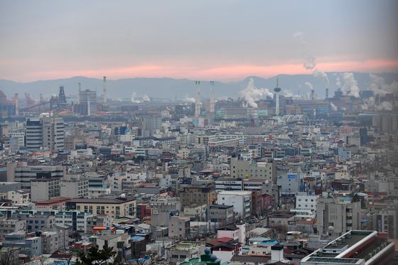 아침 시작하는 포항철강공단