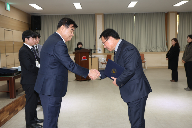 심규언 동해시장 "그 자리의 주인이 돼라"…'수처작주' 강조
