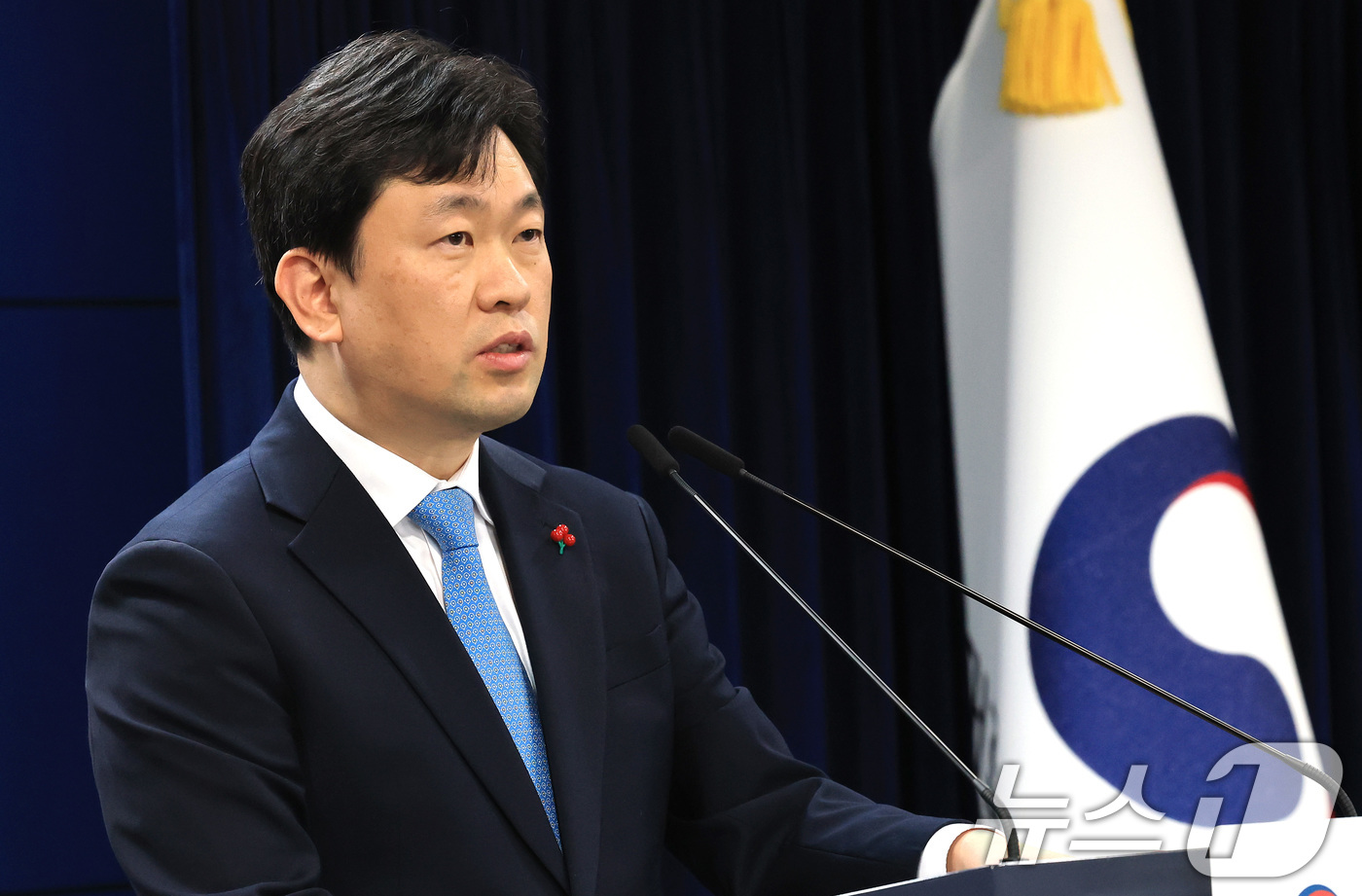 (서울=뉴스1) 임세영 기자 = 윤민호 통일부 대변인이 5일 서울 종로구 정부서울청사에서 정례 브리핑을 하고 있다. 2026.1.5/뉴스1