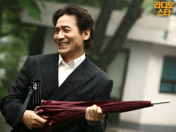 본문 이미지 - 안성기/ 영화 '라디오 스타' 스틸