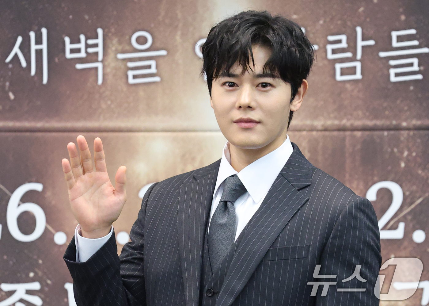 (서울=뉴스1) 권현진 기자 = 가수 겸 배우 김동준이 5일 서울 중구 한국프레스센터에서 열린 뮤지컬 ‘더 미션:K’ 기자간담회에서 포즈를 취하고 있다.‘더 미션:K’는 알렌, 언 …