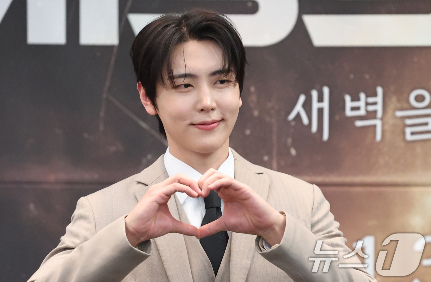 (서울=뉴스1) 권현진 기자 = SF9 재윤이 5일 서울 중구 한국프레스센터에서 열린 뮤지컬 ‘더 미션:K’ 기자간담회에서 포즈를 취하고 있다.‘더 미션:K’는 알렌, 언더우드, …