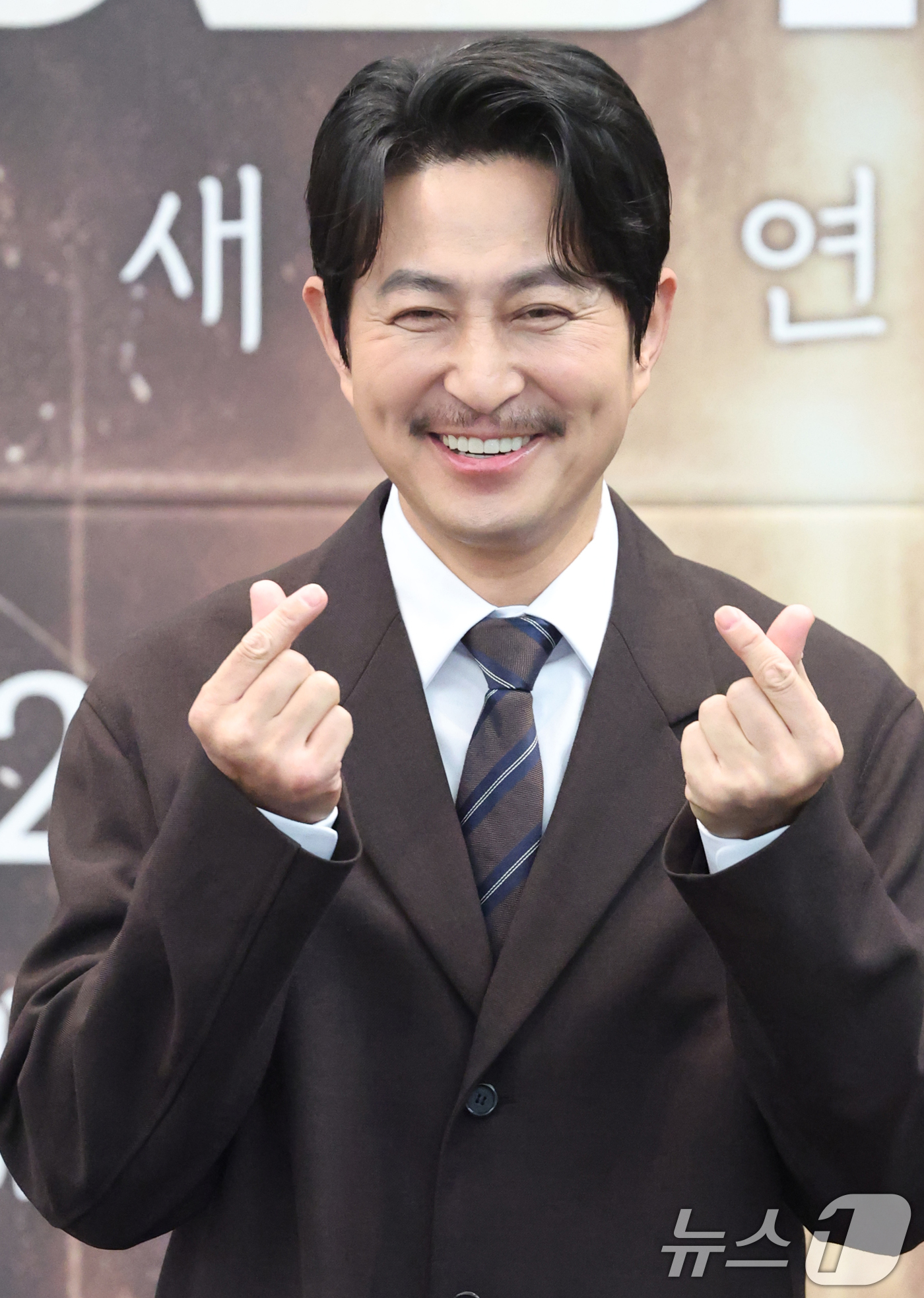 (서울=뉴스1) 권현진 기자 = 뮤지컬 배우 서범석이 5일 서울 중구 한국프레스센터에서 열린 뮤지컬 ‘더 미션:K’ 기자간담회에서 포즈를 취하고 있다.‘더 미션:K’는 알렌, 언더 …