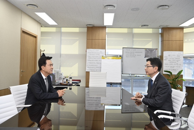 김태흠 지사 "행정통합, 파격적 권한 이양·인센티브 필요"