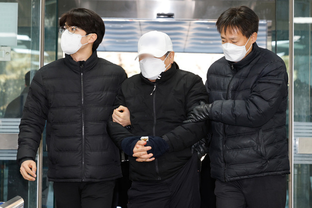 '15명 사상' 종각역 추돌 사고 택시기사, 영장심사 출석…침묵 일관