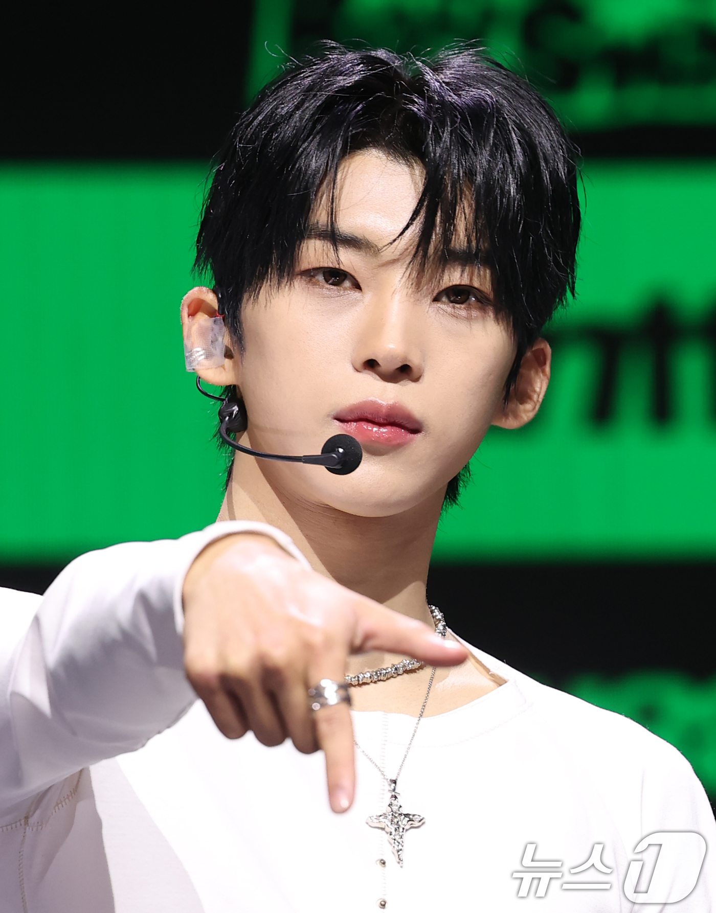 (서울=뉴스1) 권현진 기자 = 아이덴티티(idntt)의 두 번째 유닛인 예스위아(yesweare) 김도훈이 5일 서울 용산구 한남동 블루스퀘어에서 가진 쇼케이스에서 포즈를 취하고 …