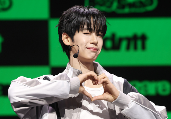 황은수, 달콤한 윙크