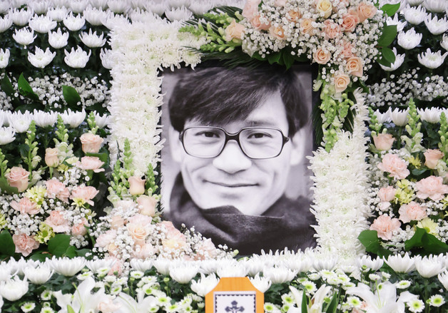 '91세' 임권택 감독, 故안성기 빈소 찾았다…"연기에 충실했던 좋은 사람" 애도