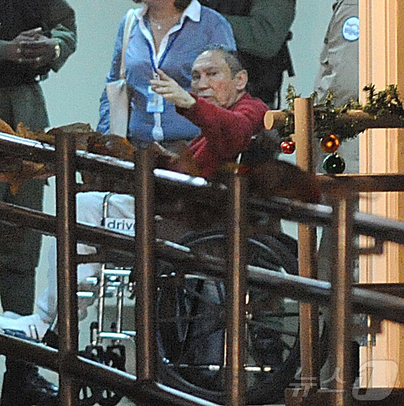 본문 이미지 - 2011년 파나마 옛 독재자 마누엘 노리에가가 파나마시티 인근 레나세르 교도소에 도착한 모습. 2011.12.11 ⓒ AFP=뉴스1 ⓒ News1 강민경 기자