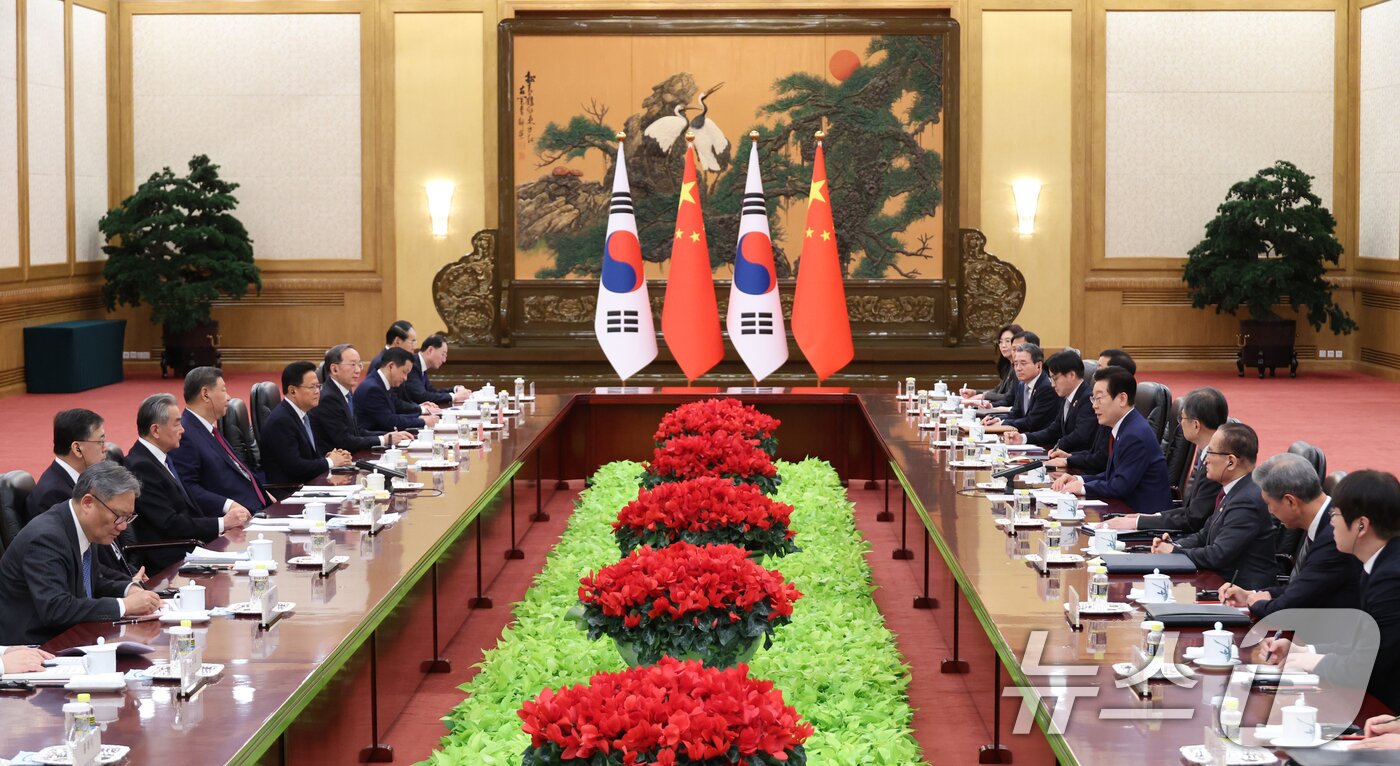 본문 이미지 - 이재명 대통령이 5일 중국 베이징 인민대회당에서 열린 한-중 정상회담에서 발언하고 있다. 2026.1.5/뉴스1 ⓒ News1 허경 기자