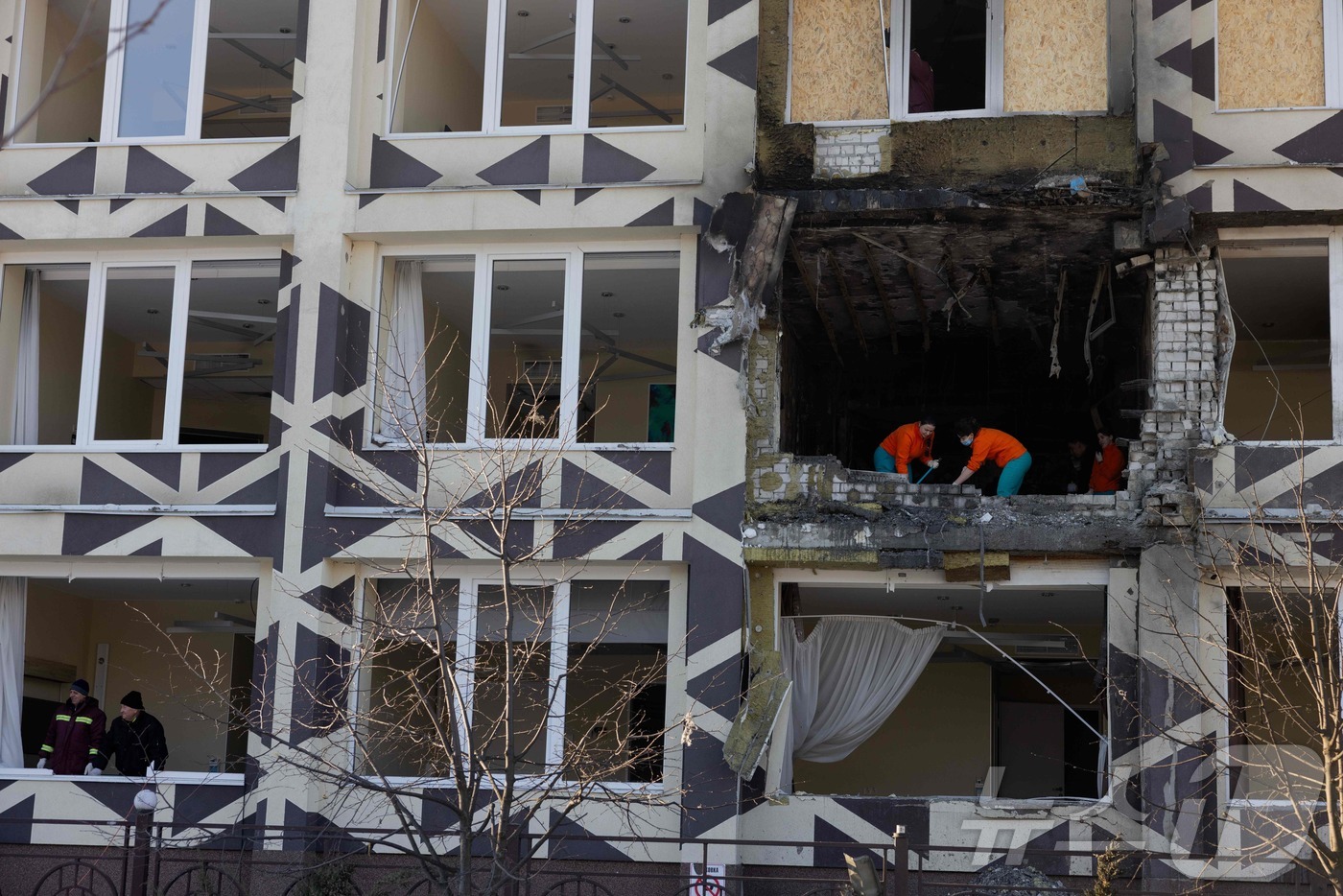 (키이우 AFP=뉴스1) 강민경 기자 = 우크라이나 수도 키이우의 한 민간 의료시설이 5일 러시아의 드론 공격을 받아 손상됐다. 2026.1.5ⓒ AFP=뉴스1