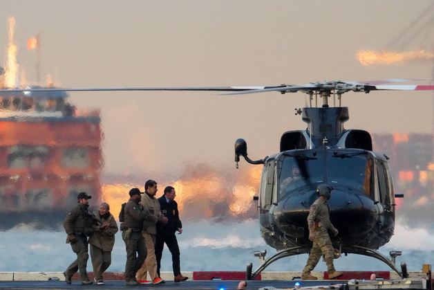 美의회, 트럼프 '베네수 군사행동 제한' 결의안 사실상 무산