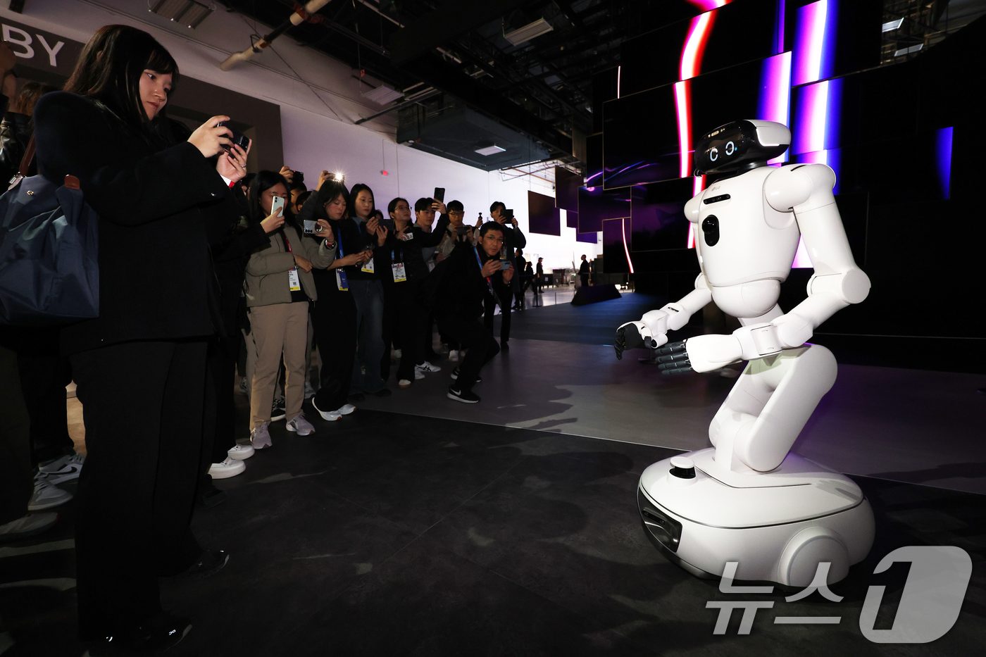 (라스베이거스(미국)=뉴스1) 황기선 기자 = 세계 최대 IT(정보기술)·가전 전시회 'CES 2026' 개막을 하루 앞둔 5일(현지시간) 미국 네바다주 라스베이거스 컨벤션센터(L …