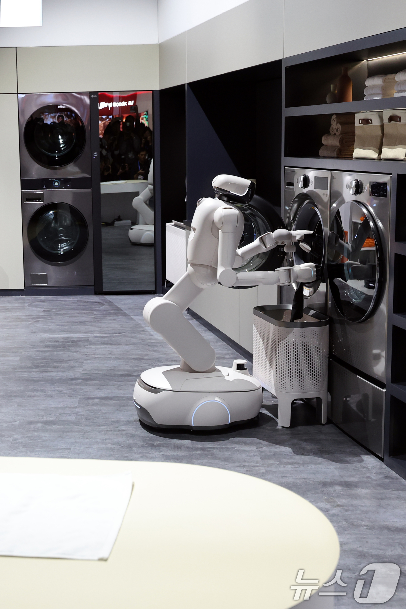 (라스베이거스(미국)=뉴스1) 황기선 기자 = 세계 최대 IT(정보기술)·가전 전시회 'CES 2026' 개막을 하루 앞둔 5일(현지시간) 미국 네바다주 라스베이거스 컨벤션센터(L …