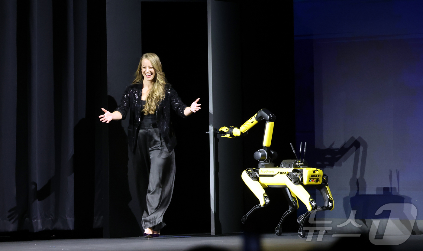 (라스베이거스=뉴스1) 황기선 기자 = 세계 최대 가전·정보기술(IT) 전시회 'CES 2026' 개막을 하루 앞둔 5일(현지시간) 미국 네바다주 라스베이거스 만달레이베이에서 열린 …