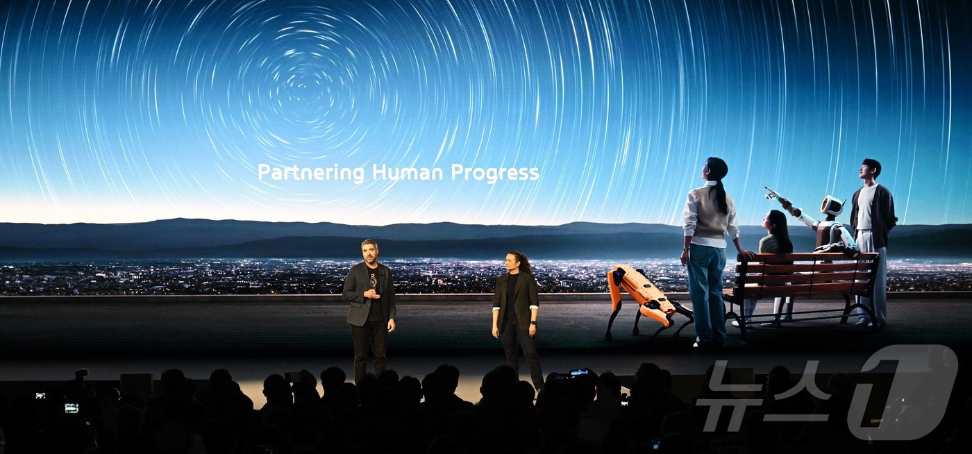 (라스베이거스=뉴스1) 황기선 기자 = 세계 최대 가전·정보기술(IT) 전시회 'CES 2026' 개막을 하루 앞둔 5일(현지시간) 미국 네바다주 라스베이거스 만달레이베이에서 열린 …