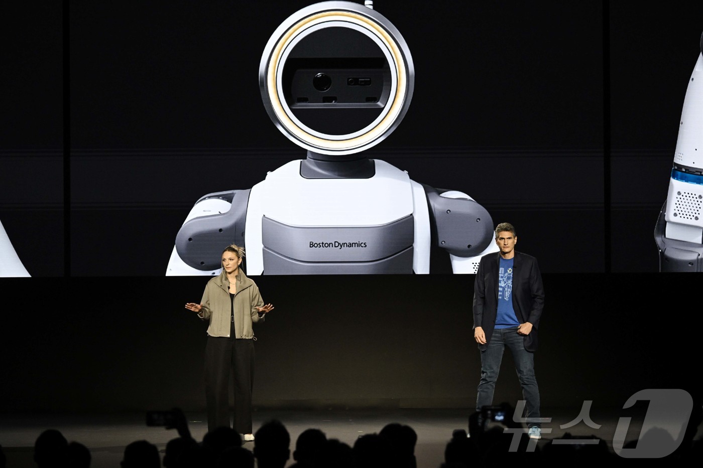 (라스베이거스=뉴스1) 황기선 기자 = 세계 최대 가전·정보기술(IT) 전시회 'CES 2026' 개막을 하루 앞둔 5일(현지시간) 미국 네바다주 라스베이거스 만달레이베이에서 열린 …