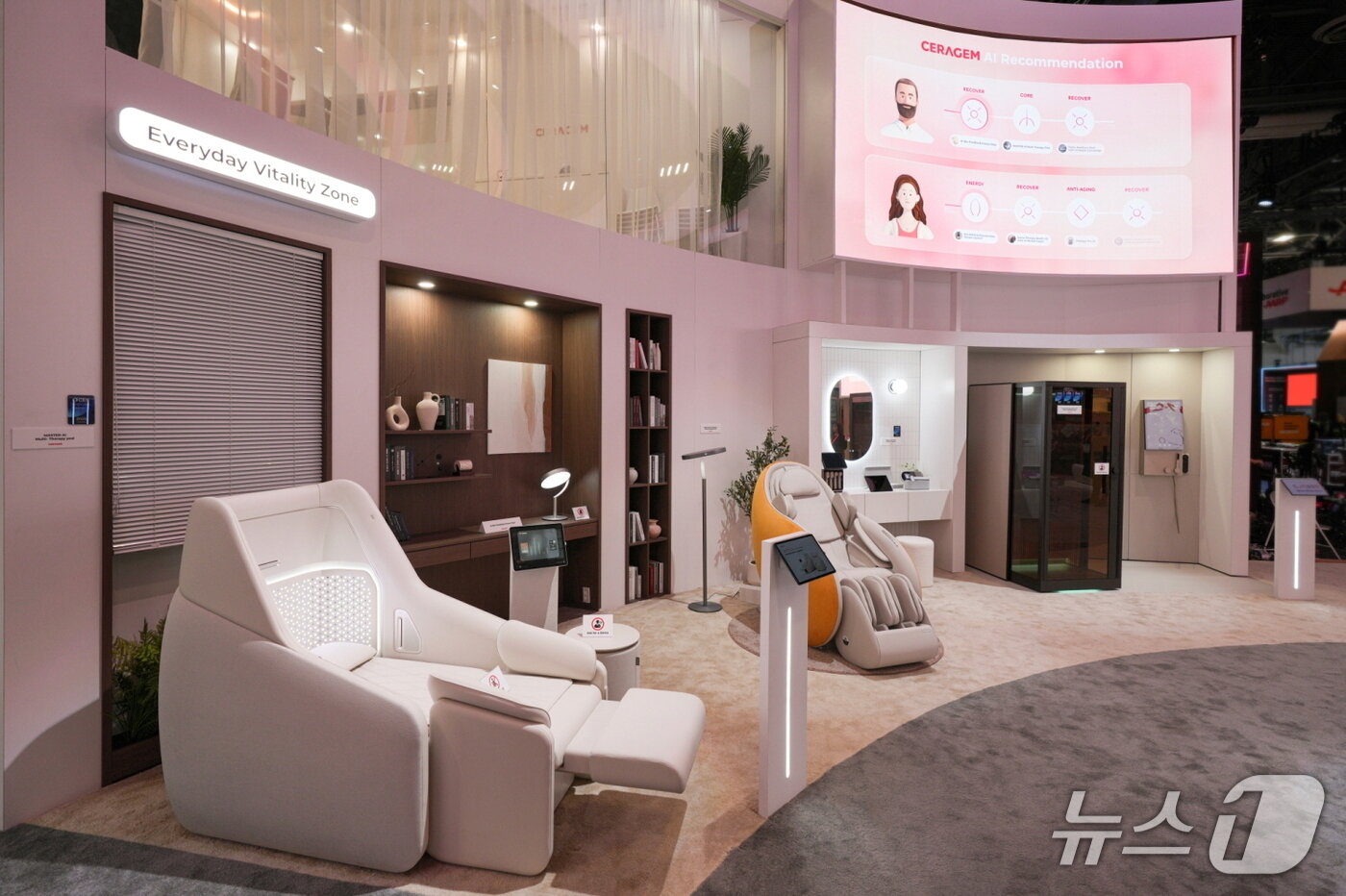 본문 이미지 - 세라젬 CES 2026 전시 부스. 청장년층을 위한 일상 속 활력 공간(세라젬 제공)