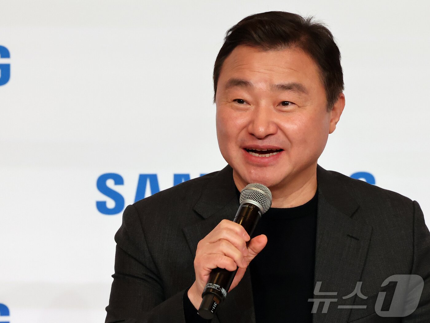 본문 이미지 - 노태문 삼성전자 대표이사 사장이 지난 1월5일(현지시간) 미국 라스베이거스 윈 호텔에서 열린 'CES 2026 삼성전자 기자간담회'에서 모두발언을 하고 있다. ⓒ News1 황기선 기자