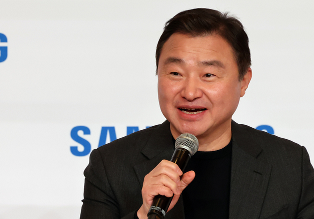 시장이 몰아붙이는 갤S26 '가격 인상'…노태문 "메모리 칩 부족"