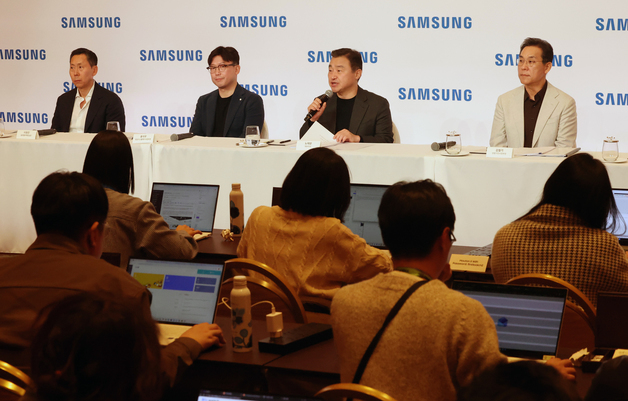 CES 메모리 전쟁…삼성 '고객사 미팅 집중' vs SK '차세대 HBM'