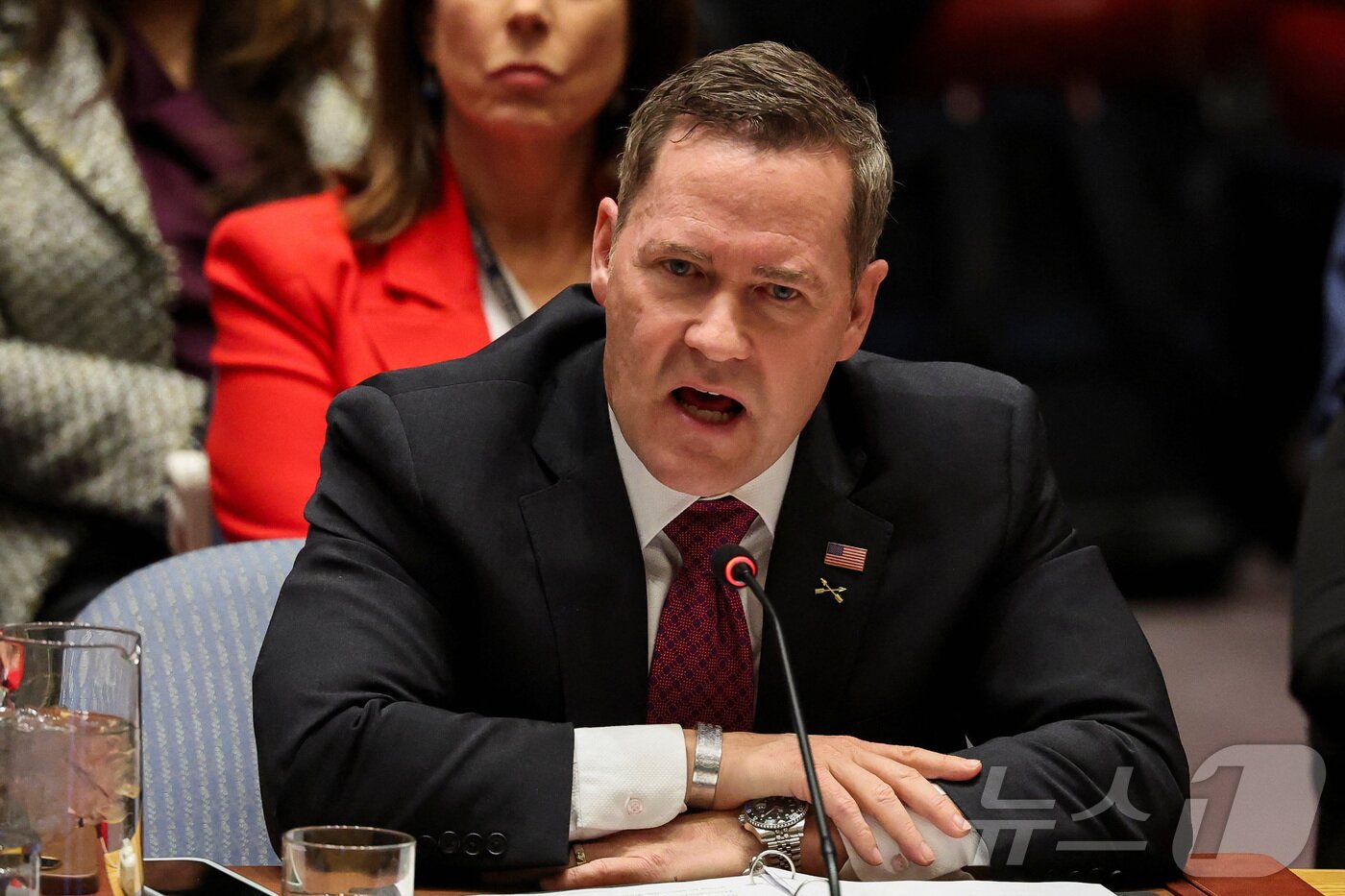 본문 이미지 - 마이크 왈츠 유엔 주재 미국 대사가 5일(현지시간) 뉴욕 유엔 본부에서 열린 유엔 안전보장이사회 긴급회의에서 베네수엘라 군사 작전에 대해 발언하고 있다. 2025.1.5 ⓒ 로이터=뉴스1 ⓒ News1 김경민 기자