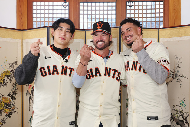 한국 매력에 빠진 이정후의 SF 감독·동료 "사랑 듬뿍 받아갑니다"