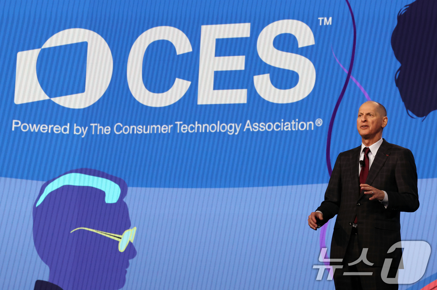 (라스베이거스=뉴스1) 황기선 기자 = 게리 샤피로 미국소비자기술협회(CTA)회장이 5일(현지시간) 미국 네바다주 라스베이거스 베네치안 호텔에서 '리사 수 AMD 최고경영자(CEO …