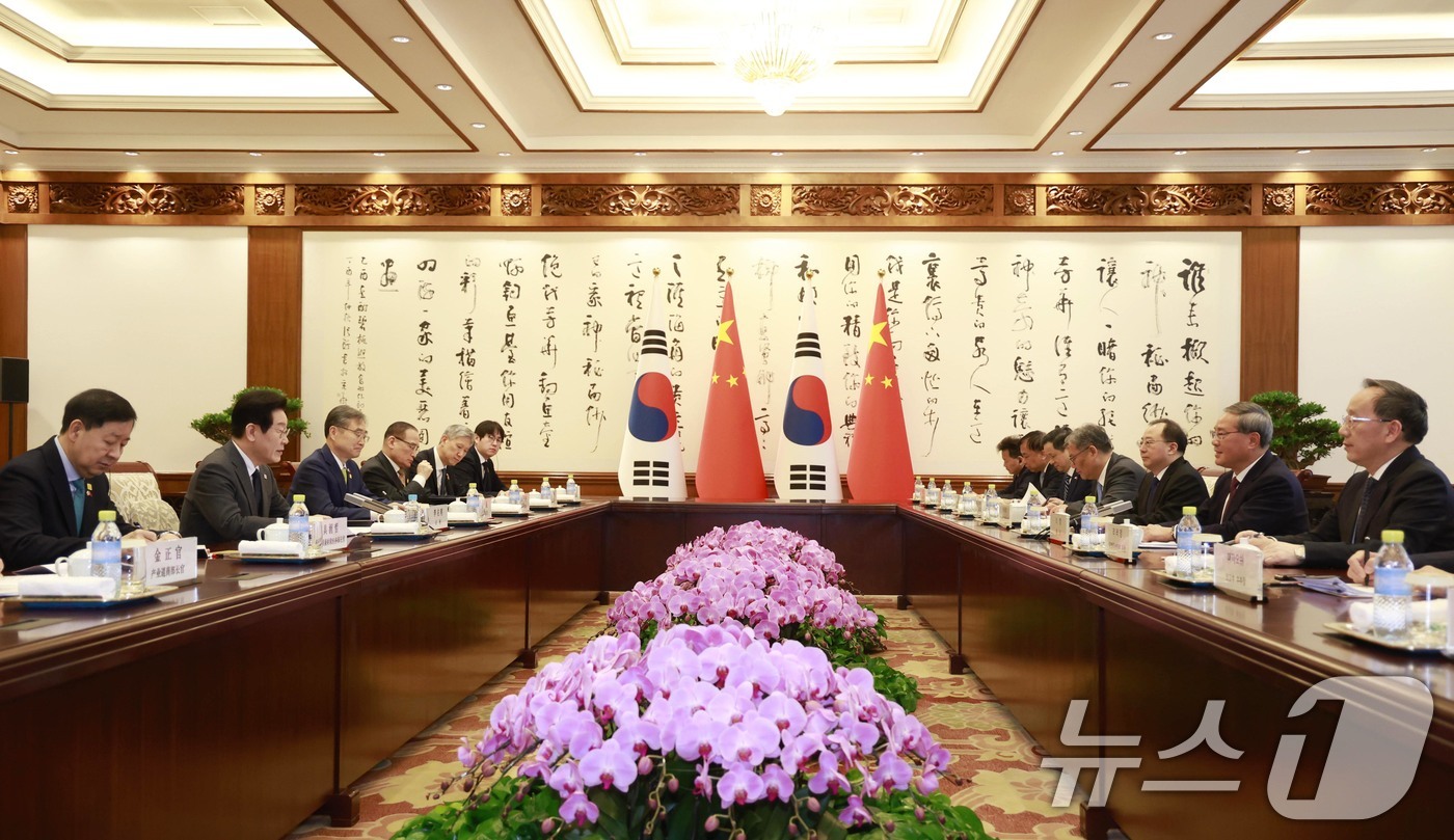 (베이징(중국)=뉴스1) 허경 기자 = 중국을 국빈방문 중인 이재명 대통령이 6일 베이징에서 열린 리창 총리와의 면담에서 발언을 하고 있다. 2026.1.6/뉴스1