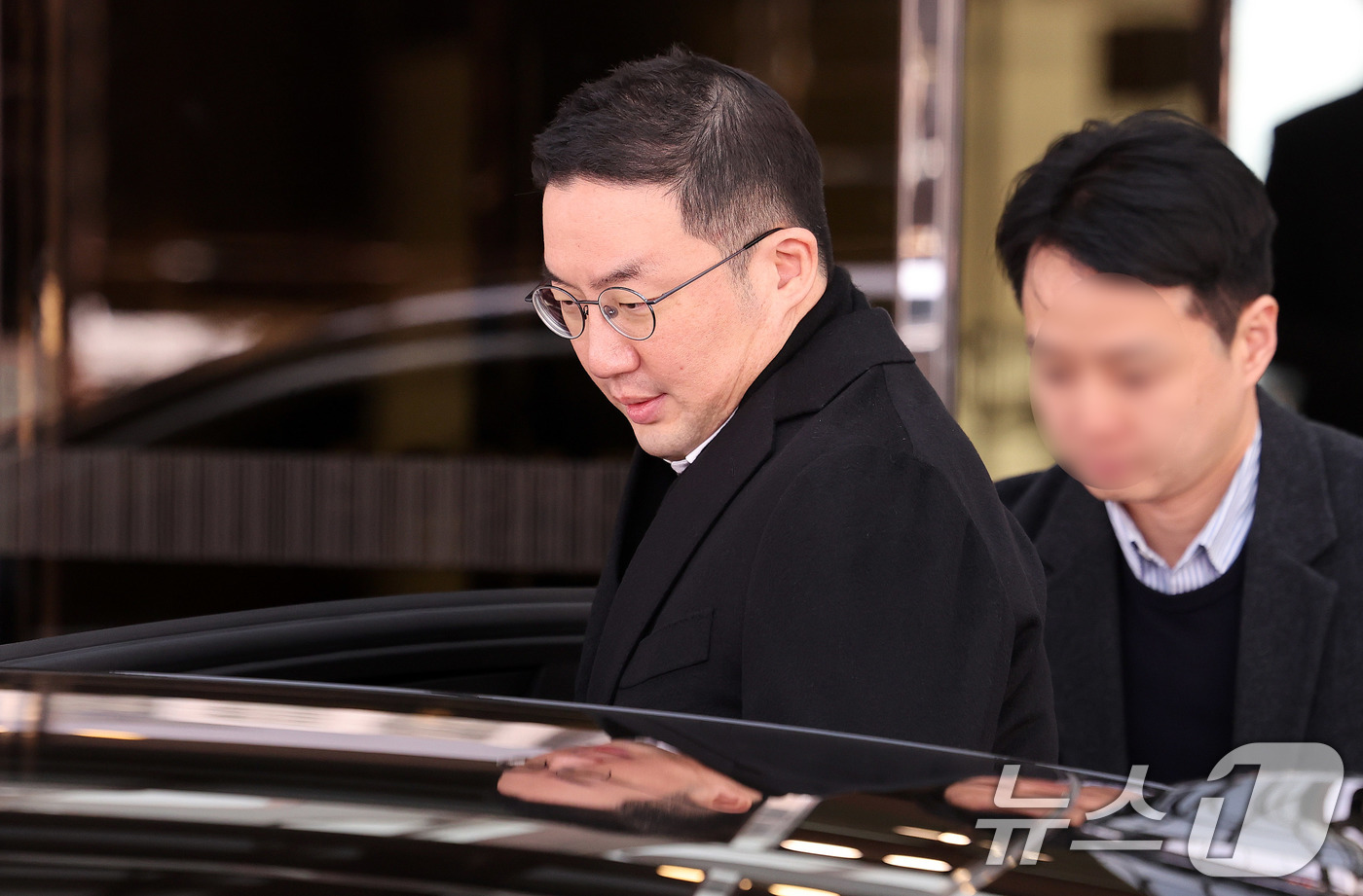 (서울=뉴스1) 박지혜 기자 = 방중 경제사절단 일정을 마친 구광모 LG그룹 회장이 6일 오후 서울 강서구 김포 비즈니스 항공센터(SGBAC)를 통해 귀국하고 있다. 2026.1. …