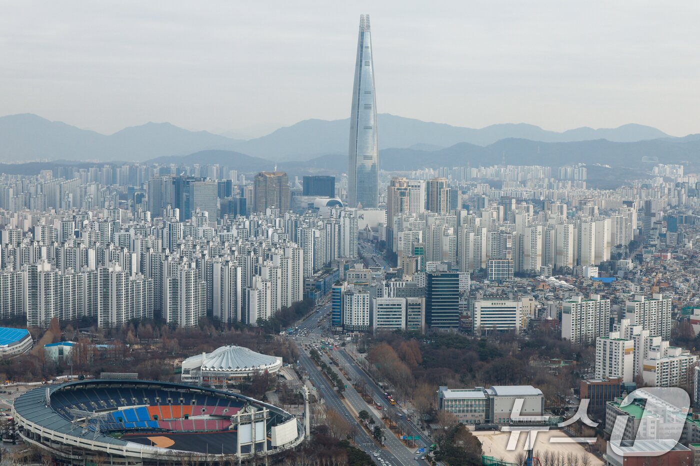 본문 이미지 -  서울 강남구 트레이드타워에서 바라본 도심 아파트 단지.  2026.1.6/뉴스1 ⓒ News1 안은나 기자