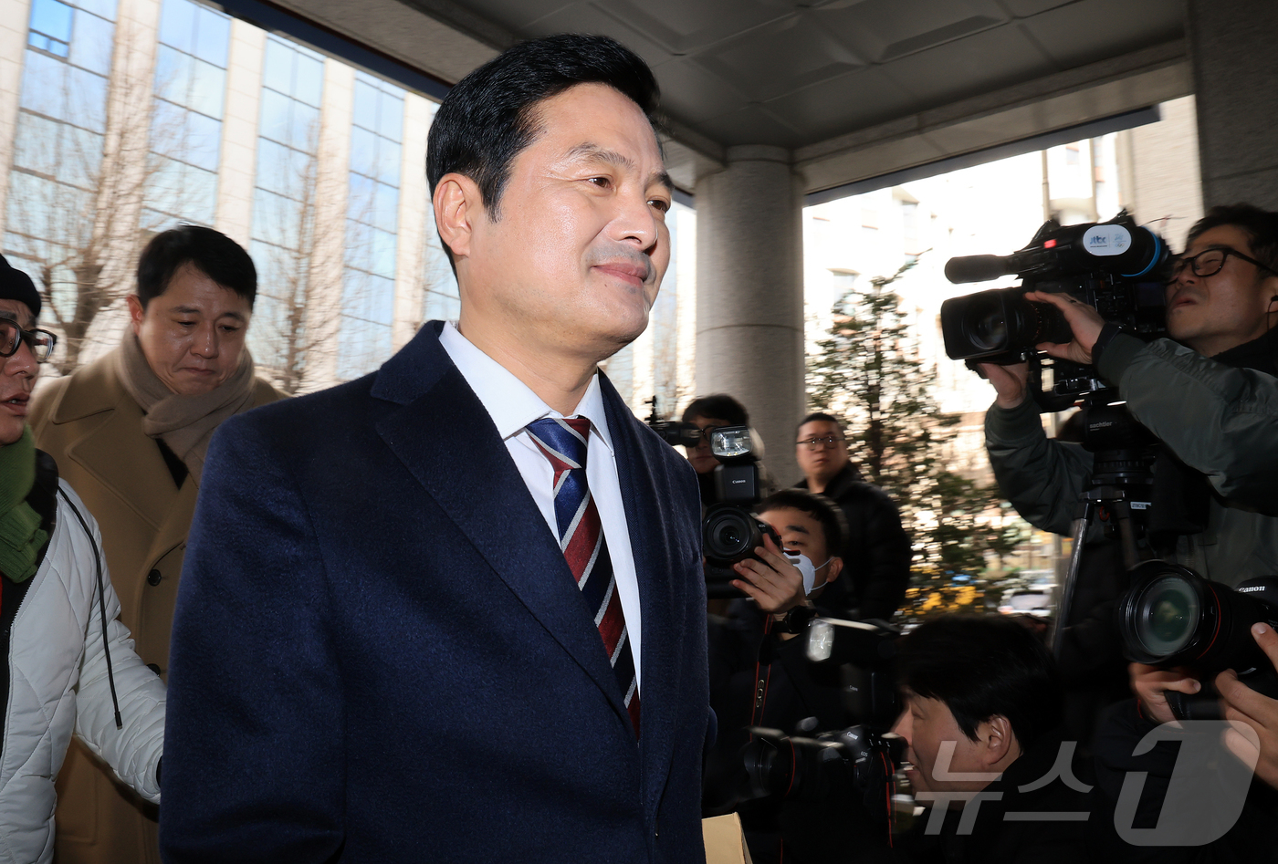 (서울=뉴스1) 김진환 기자 = 김태우 전 강서구청장이 6일 공천 헌금 의혹 등 공직선거법 위반으로 고발된 강선우 의원에 대한 고발인 조사를 받기 위해 서울 마포구 서울경찰청 광역 …