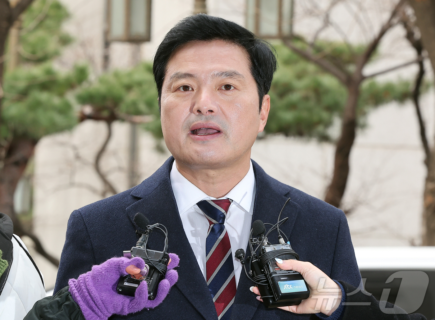 (서울=뉴스1) 김진환 기자 = 김태우 전 강서구청장이 6일 서울 마포구 서울경찰청 광역수사단에서 공천 헌금 의혹 등 공직선거법 위반으로 고발된 강선우 의원에 대한 고발인 조사에 …