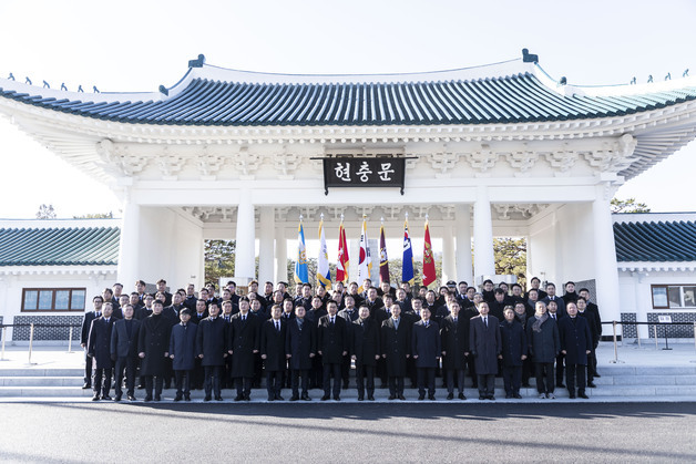 LIG넥스원, 23년째 현충원서 '애국 시무식'…"강하고 안전한 韓"