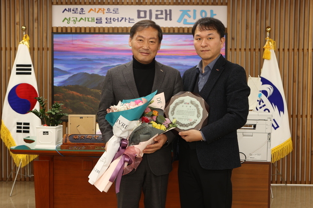 "소상공인 지원은 진안군처럼"…'하이오더 지원사업' 도내 확대