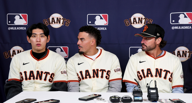 SF 이정후, 방한 비텔로 감독과 첫 대면…만나자마자 '의기투합'