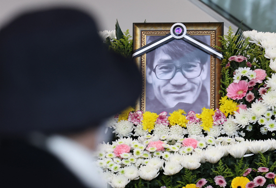 고 안성기 추모공간, '영정 속 환한 미소'