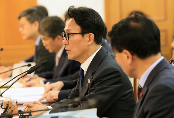 발언하는 김민석 총리