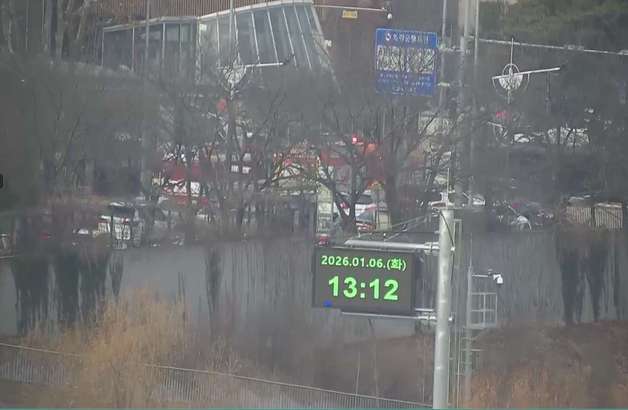 신목동역서 버스, 신호위반 트럭 충돌 3명 이송…음주·약물 미검출(종합)