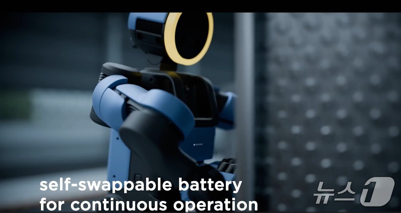 본문 이미지 -  스스로 배터리를 교환하는 아틀라스 개발형 모델 모습.(보스턴다이나믹스 영상 갈무리)