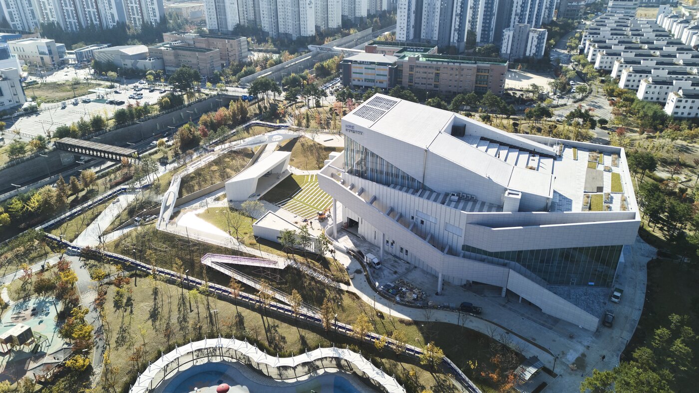 본문 이미지 - 오는 15일 개관하는 화성예술의전당(화성시문화관광재단 제공)