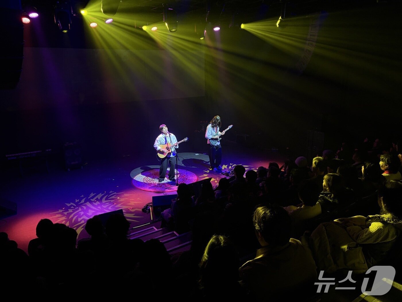 본문 이미지 - 6일 서울 종로구 대학로 아크로꿈밭극장(옛 학전)에서 열린 '2026 광석이 다시 만나기' 경연 2026.1.6/뉴스1 ⓒ News1 한수현 기자
