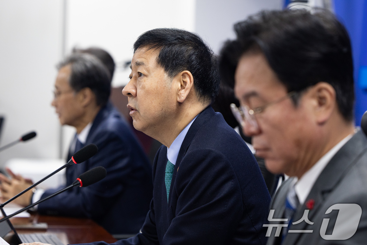 (서울=뉴스1) 유승관 기자 = 구윤철 부총리 겸 재정경제부 장관이 7일 서울 여의도 국회 의원회관에서 열린 2026년 경제성장전략 당정협의에서 모두 발언을 하고 있다. 2026. …