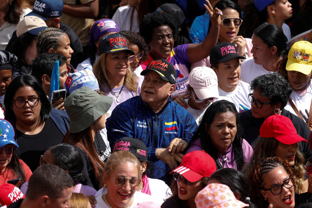 [포토] 거리 행진에 참석한 디오스다도 카베요 베네수 내무장관