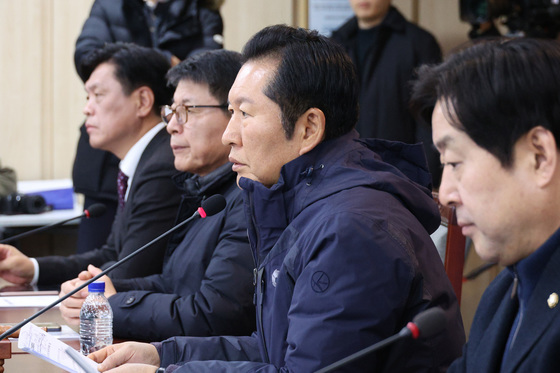 정청래 "철지난 썩은 사과도 않는 국힘 자격있나…내란 사과 당연"