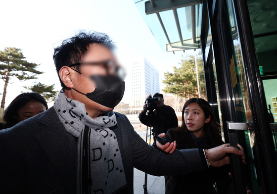 서울고검, '연어·술파티 의혹' 前쌍방울 이사 소환