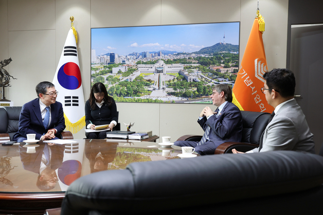 주한 페루대사, 6·25전쟁 관련 헌화 행사 공동 참여 요청