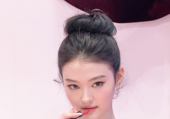 미야오 엘라, 키스를 부르는 입술