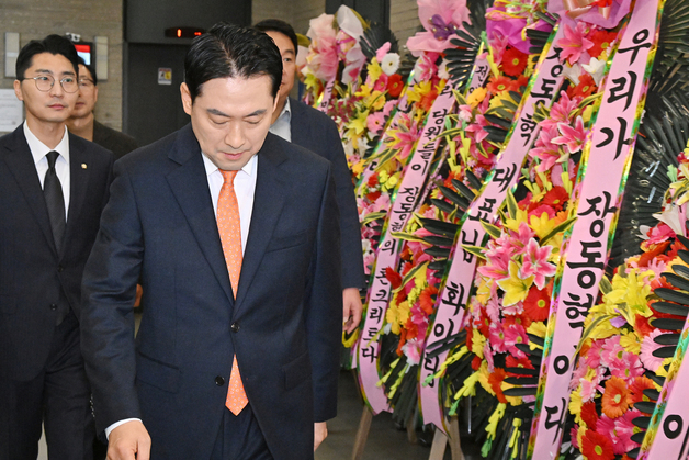 12·3 비상계엄 사과, 회견장 떠나는 장동혁